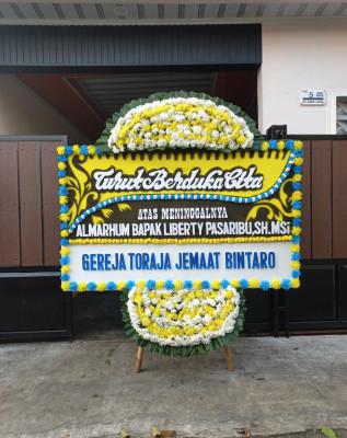 Papan Bunga Duka di Cisata