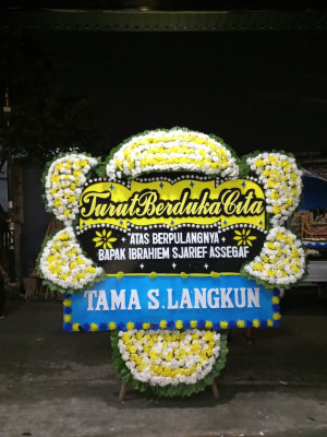 Papan Bunga Duka di Cisata
